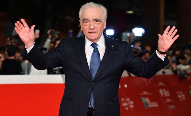 В есе посветено на филмовата легенда Федерико Фелини публикувано в