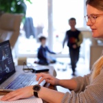 Спад със 7% на обявите за работа през юли 