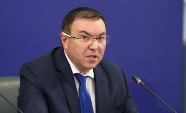 Искането на оставката на Никола Минчев е логичен парламентарен ход.