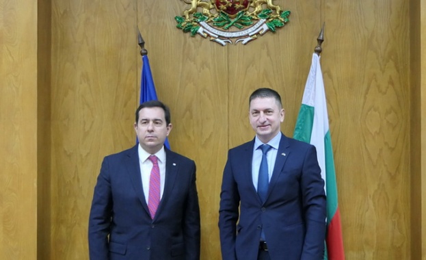 Гръцкият министър Панайотис Митаракис се срещна с министър Терзийски 