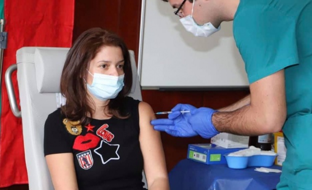 720 души са ваксинирани срещу COVID 19 във Военномедицинска академия ВМА