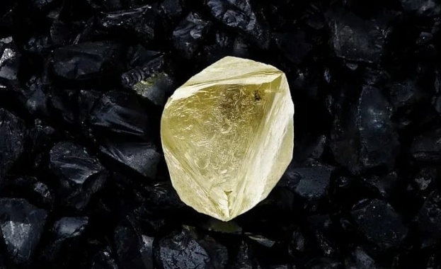 Компания Алроса която се занимава с добив на диаманти взе
