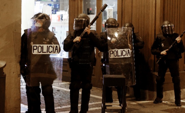 В Испания за пета поредна нощ имаше протести в различни