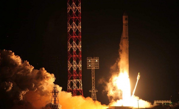 Русия успешно изстреля сателита Арктика М на мисия за наблюдение на