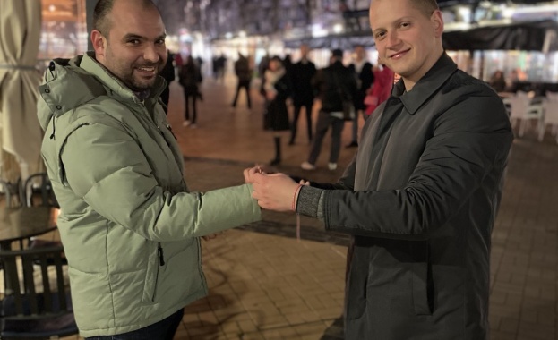 Младите социалисти изработиха и раздадоха стотици мартеници Младежите от БСП София