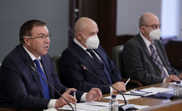 Новият британски вариант на коронавируса определя обстановката у нас Наблюдаваме