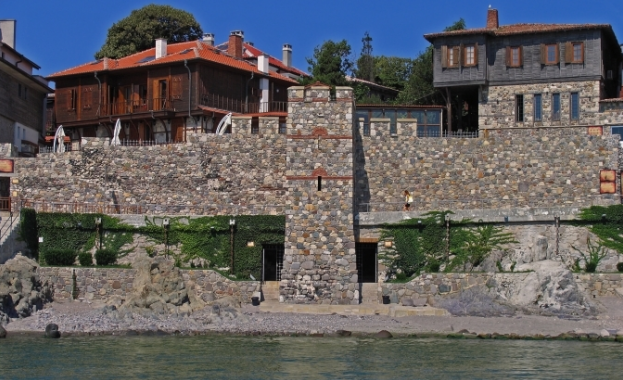 Бургаският районен съд разпореди да бъде съборена част от южната