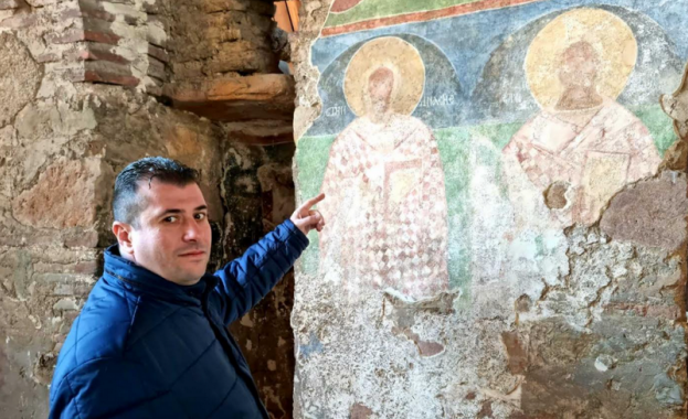 Станислав Младенов: Църква от 4-ти век стои заключена с катинар и се руши 