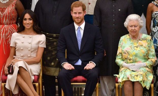 Кралица Елизабет II нанесе голям удар на принц Хари съпругата