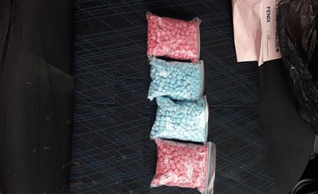 Полицията във Варна арестува баща и син по подозрение че