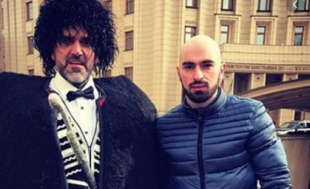 Полицията е задържала четирима души пред сградата на руското външно