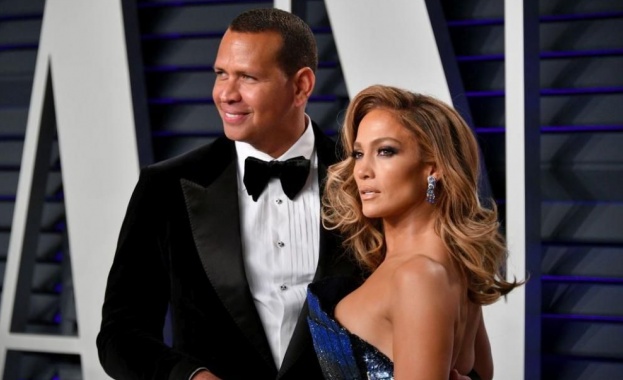 Певицата Дженифър Лопес и бившата бейзболна звезда Алекс Родригес отрекоха