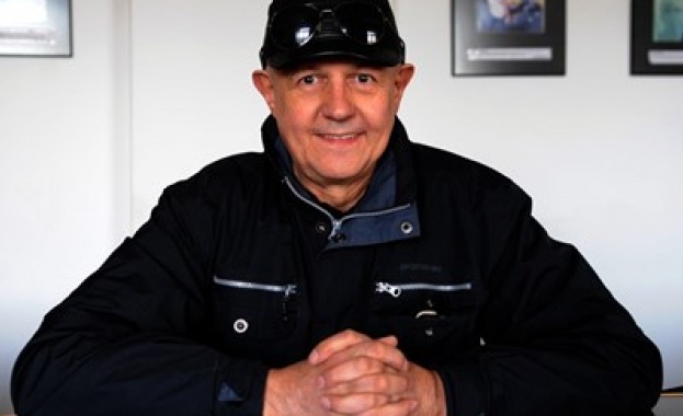 Поклонението пред Константин Марков легендарният музикант и композитор основател и