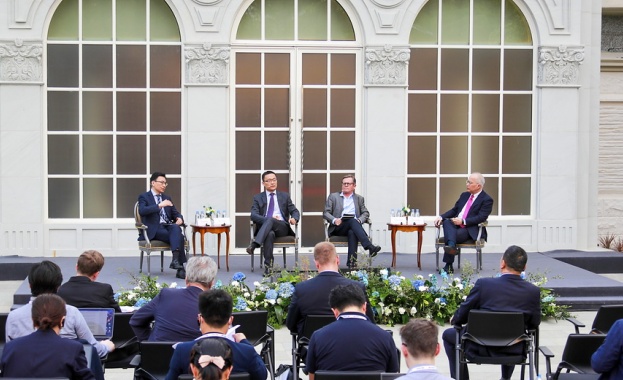 Главният юридически директор на Huawei Сонг Лиупинг заяви по време