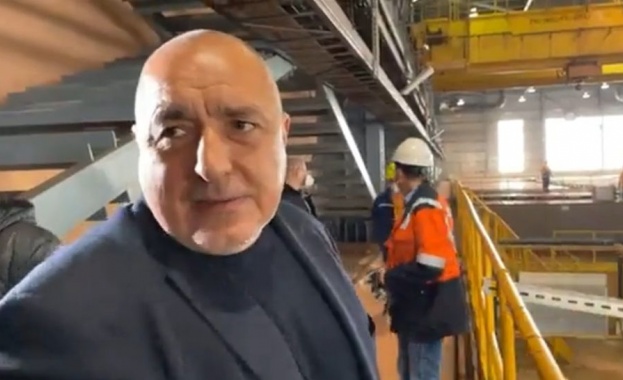 Премиерът Бойко Борисов е на посещение в медодобивния завод на