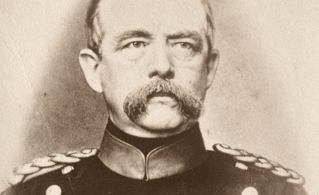 Политиката е изкуство да се приспособяваш към обстоятелствата и да