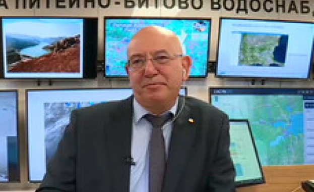 На бедстващите хора в засегнатите от наводнения райони на страната