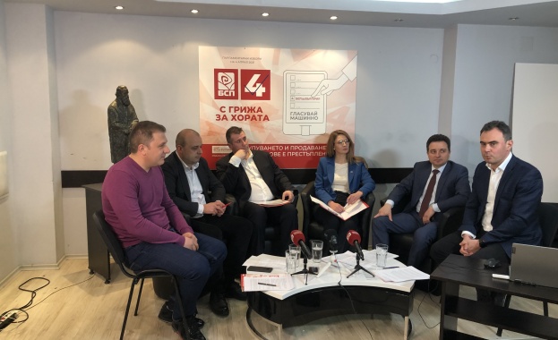 Хаосът в управлението на здравната криза не може да продължава