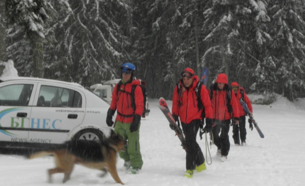 Планински спасители от Кюстендил оказаха помощ на група туристи в Осоговската планина