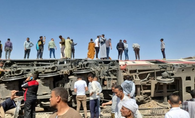 32 ма души загинаха и най малко 66 са ранени след сблъсък