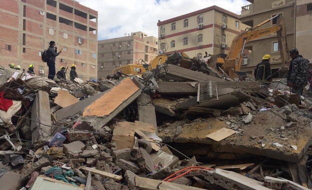 ​По информация на посолството ни в Кайро рухналата сграда е