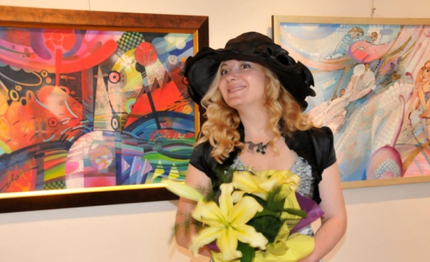 Талантливата бургаска художничка Лора Янева почина от коронавирус на 36