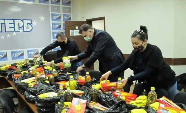 Пакети с боб брашно захар олио и т н влизат