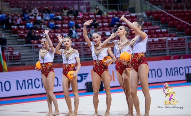 Старши треньорът на ансамбъла ни по художествена гимнастика Весела Димитрова