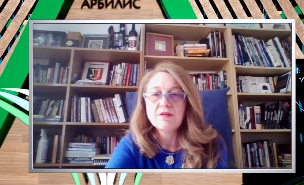 Електронните цигари са по-малко вредната алтернатива за пристрастените пушачи