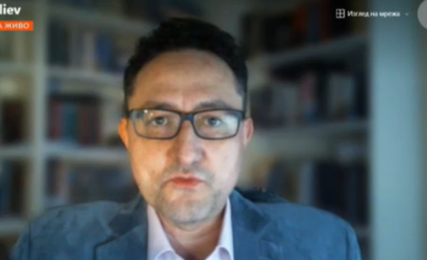 Засега това което знаем от различни екпериментални данни е че