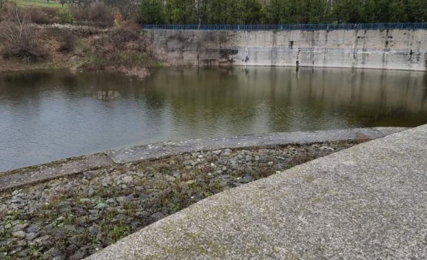 Във връзка с интензивните валежи днес министърът на околната среда