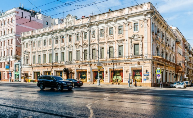 Затварят емблематичния за Москва "Елисеевски" магазин