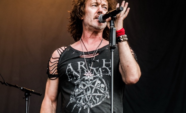 Заради усложнената епидемиологична обстановка и създали се трансгранични пречки звездата