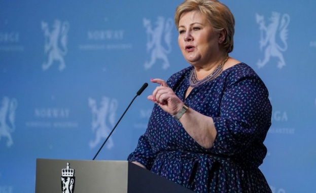 Норвежката полиция обяви че е глобила премиера Ерна Солберг за