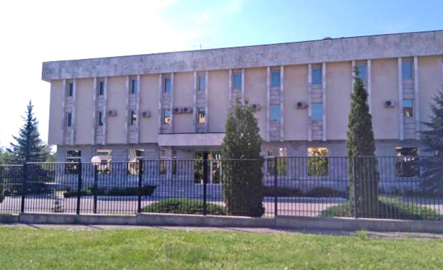 След липсата на каквато и да е реакция от страна