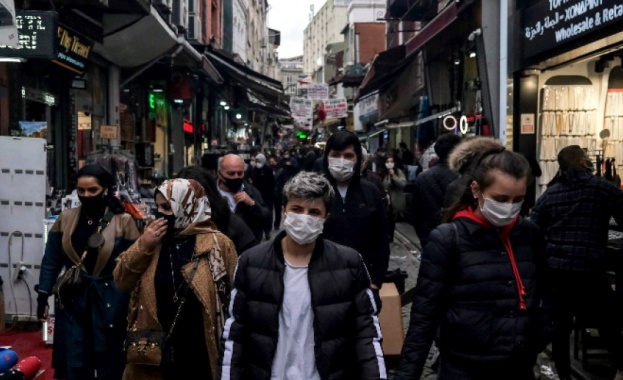 Турция преживява най тежкия период от началото на пандемията от