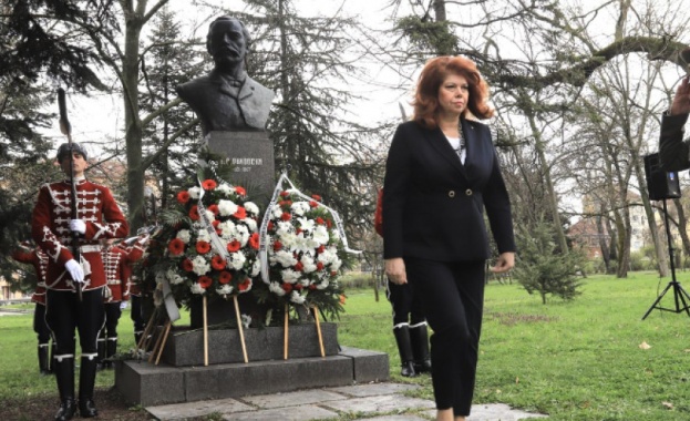 Вицепрезидентът Илияна Йотова изрази надежда страната ни да има стабилно