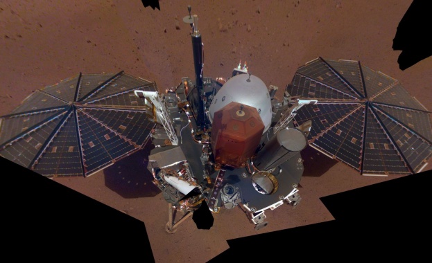 Спускателният апарат InSight на НАСА е в беда Появи се
