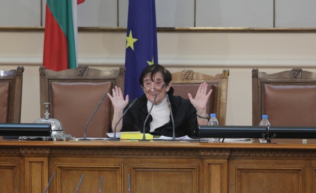 Толкова сме затънали а някои хора за да запазят властта