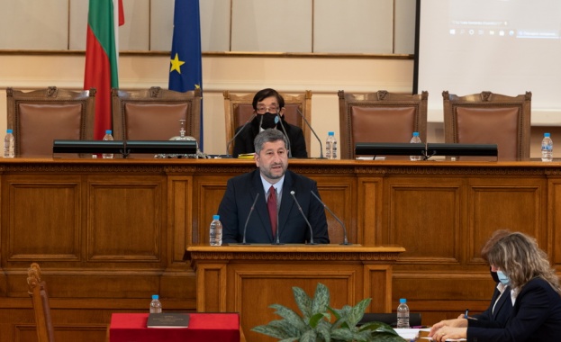 Започваме заедно да орем държавната нива България е в криза