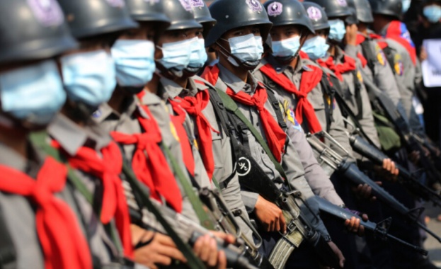 Хунтата в Мианмар освободи 23 184 ма души от затворите в