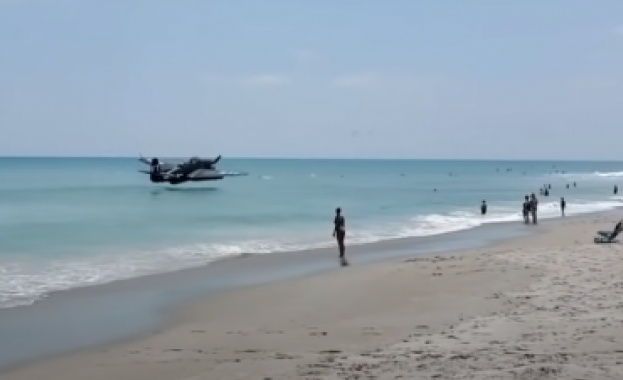 Самолет кацна аварийно на плаж във Флорида 
