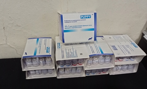 Митнически служители задържаха недекларирани ветеринарни ваксини паспорти и чипове за