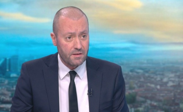 Политиката трябва да излезе от метаполето на шоуто тя в