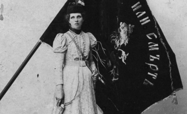 На 22 април през 1876 в Панагюрище е осветено знамето