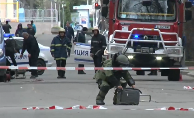 Съмнителен куфар вдигна на крак пожарникари и сапьори тази сутрин