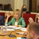 Мая Манолова съобщи за злоупотреби, свързани с газовата връзка с Гърция