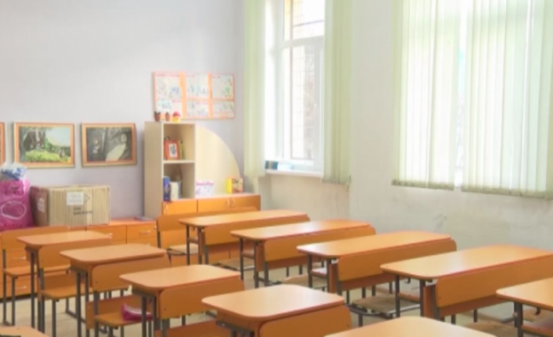 Около 10 училища в София са получили тази сутрин имейли