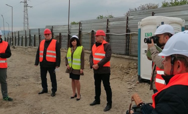 Управителят на ВиК Шумен Жанета Панайотова запозна кмета на