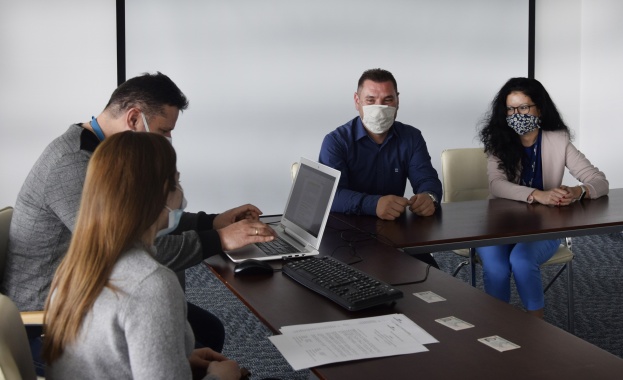 Вчера 26 април в присъствието на нотариус бяха изтеглени трима